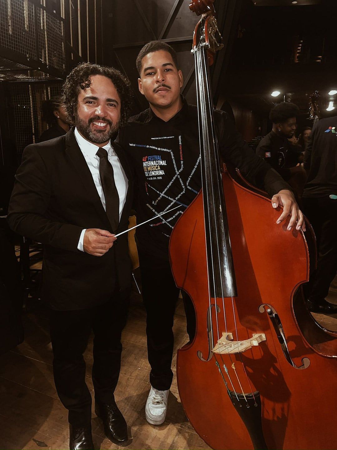 Luiz Guilherme ao lado do maestro Luiz Martins